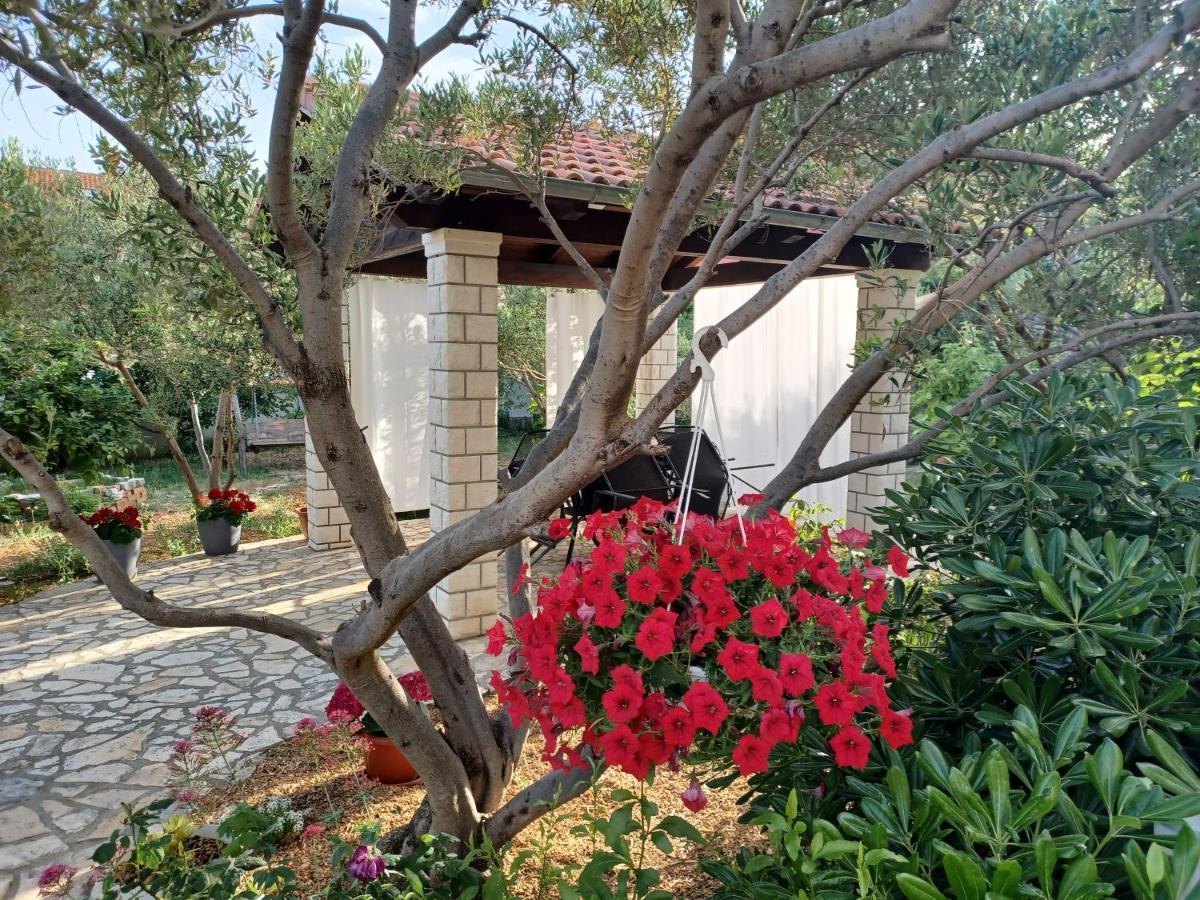 Apartmani Milena Barbat na Rabu Exterior foto